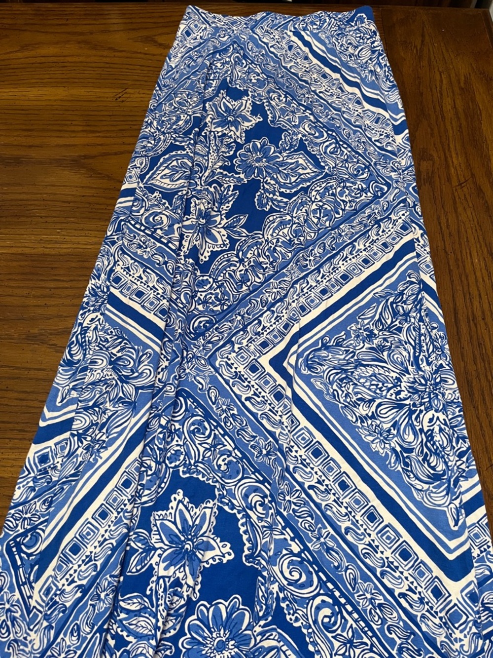 Lilly Pulitzer Blue and White Printed Maxi Skirt, size extra small